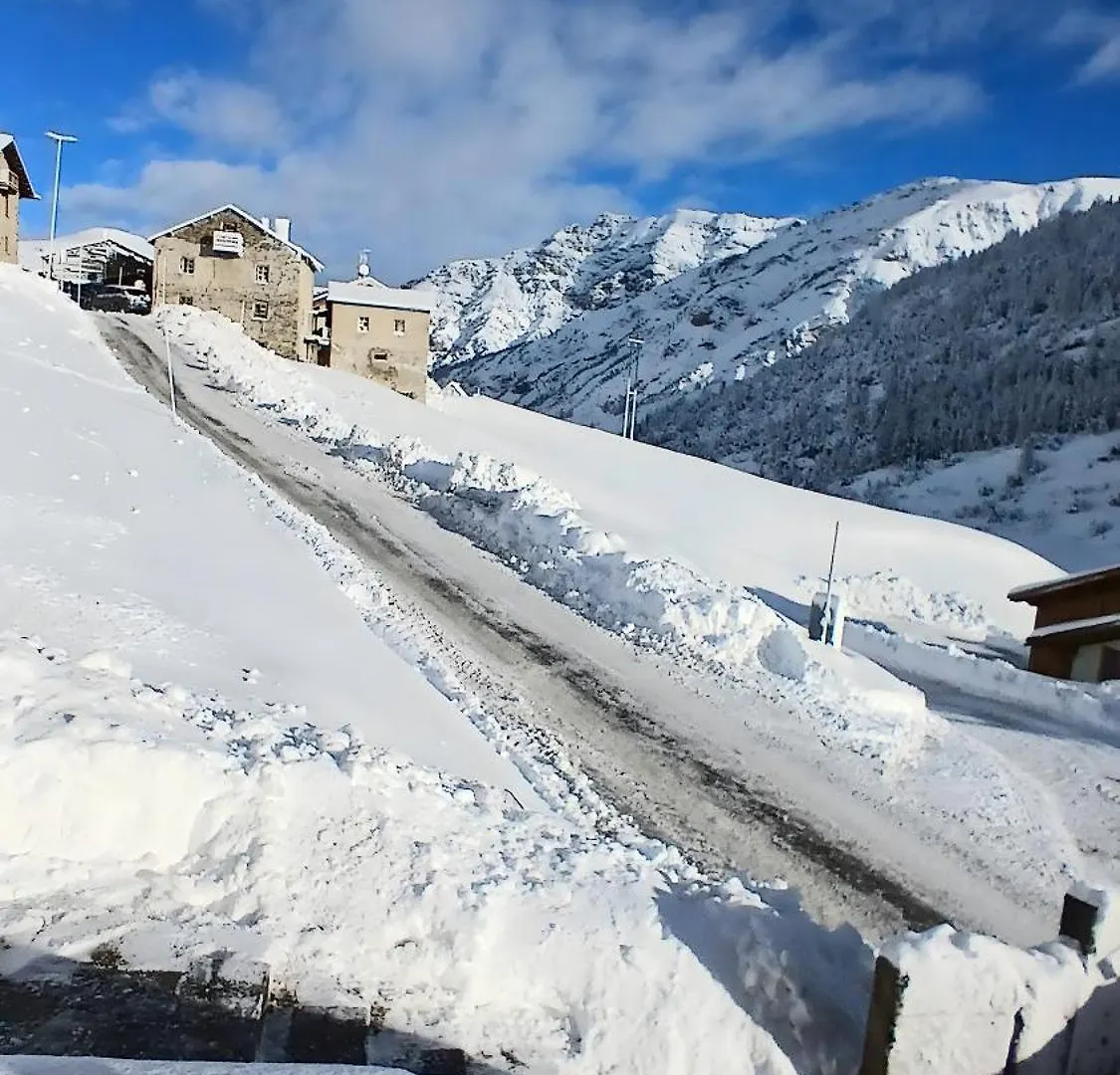 Nido Tra Le Valli Livigno 0*,  Olaszország